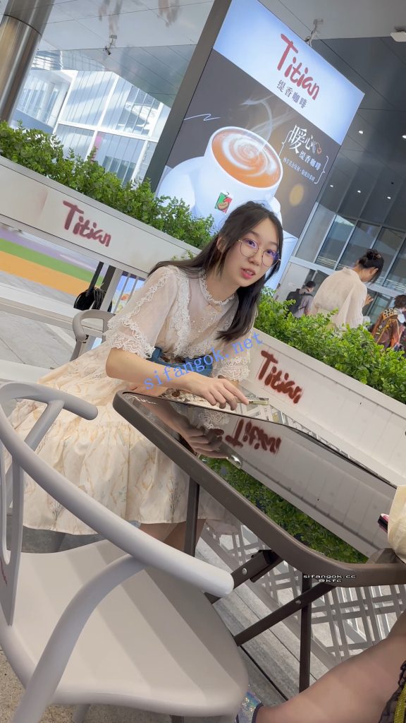 【KFC】两部学生妹短片小合集·白色窄内和粉色内内前后CD【2V】【270M】 10