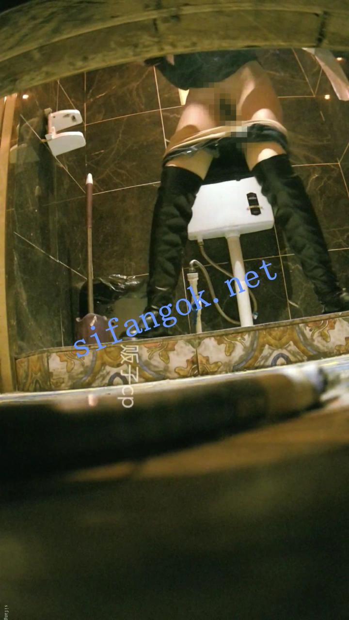 ✅全网首发【酒吧全景厕拍】各种黑丝高跟 美女如云 12 22