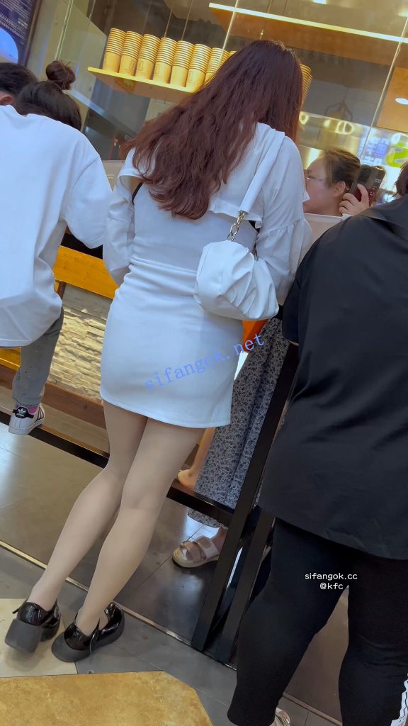 【KFC】包臀裙骚货独自吃小吃·肉丝袜白内直接放在两腿间CD【1V】【1.19G】 15 【KFC】包臀裙骚货独自吃小吃·肉丝袜白内直接放在两腿间CD【1V】【1.19G】 15