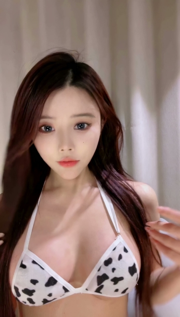 绿茶主播【初野艿大乔Auu】最新流出一对一【1V】【576M】 1