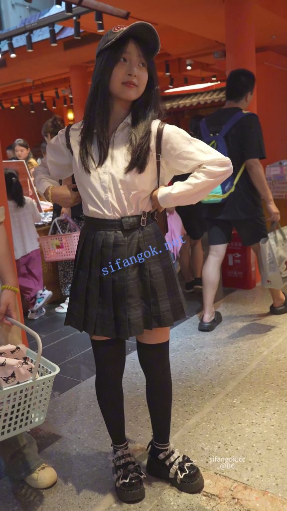 (BC-SSS-109)外纯内骚jk小学妹..过膝袜无痕内夹成丁无防备逛街【1V】【1.53G】 5 (BC-SSS-109)外纯内骚jk小学妹..过膝袜无痕内夹成丁无防备逛街【1V】【1.53G】 5