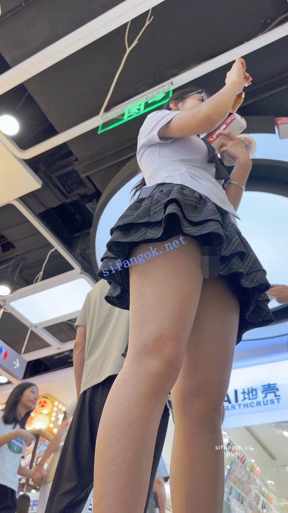 【KFC】JK制服学生妹和男友买奶茶·短裙白色内内低角度超长CD【1V】【1.29G】 8