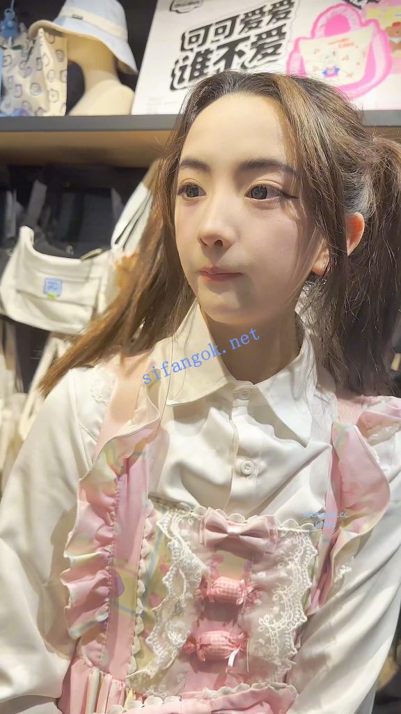 【KFC】双马尾洛丽塔学生妹·撒娇求男友买礼物·内内穿肉丝外【1V】【340M】 5 【KFC】双马尾洛丽塔学生妹·撒娇求男友买礼物·内内穿肉丝外【1V】【340M】 5