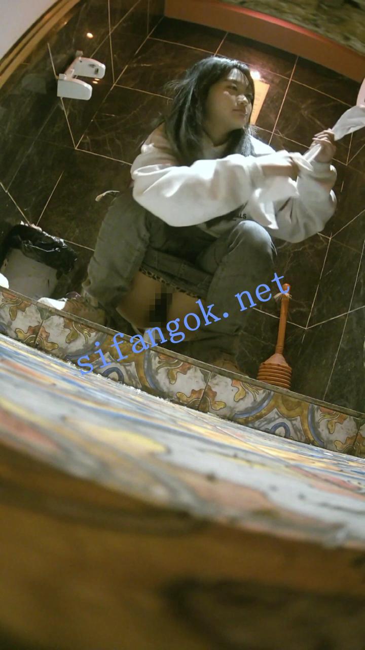 ✅全网首发【酒吧全景厕拍】各种黑丝高跟 美女如云 12 10