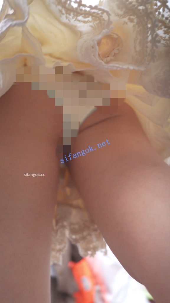 (BC-AA-658)公主裙小姐姐拍照走光..抄底浅黄内夹出13缝【1V】【591M】 7