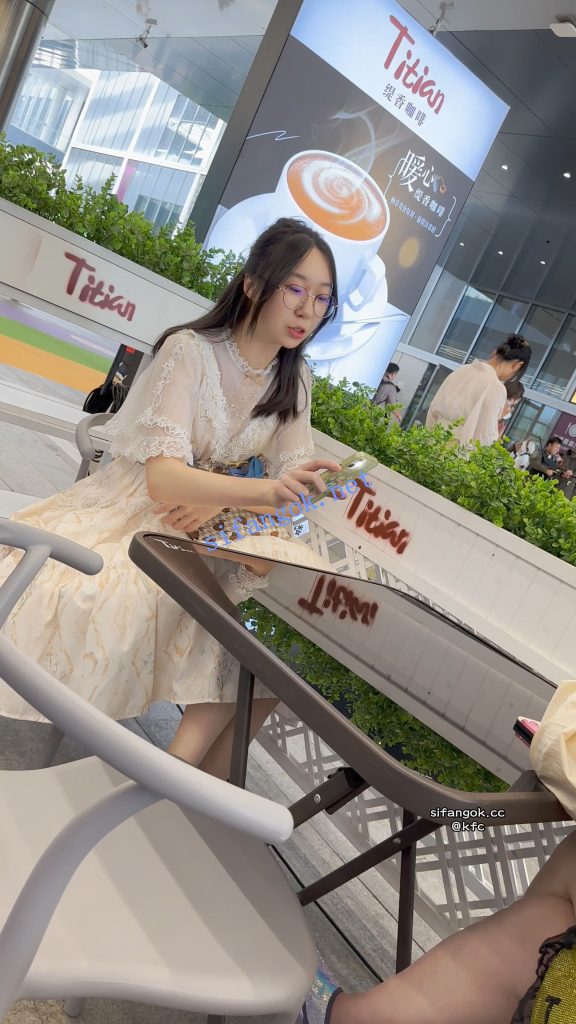 【KFC】两部学生妹短片小合集·白色窄内和粉色内内前后CD【2V】【270M】 5