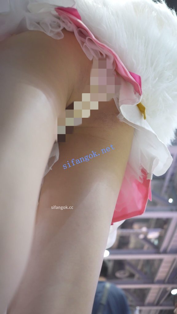 【xxn-364】极品超短露背裙cos小姐姐..窄内带翅膀屁股有点黑【1V】【825M】 9