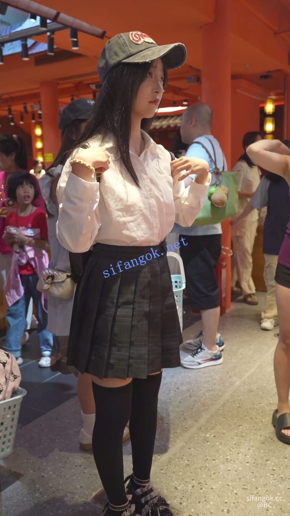 (BC-SSS-109)外纯内骚jk小学妹..过膝袜无痕内夹成丁无防备逛街【1V】【1.53G】 2 (BC-SSS-109)外纯内骚jk小学妹..过膝袜无痕内夹成丁无防备逛街【1V】【1.53G】 2