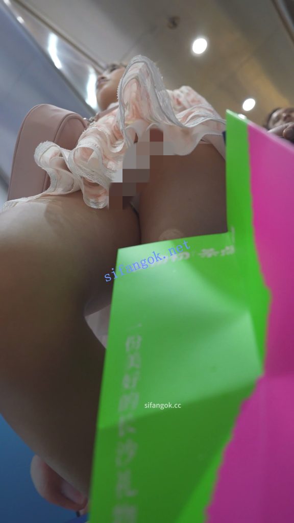 (BC-AA-655)宽松花裙小姐姐逛超市..微透窄内夹出13缝前后CD【1V】【774M】 1