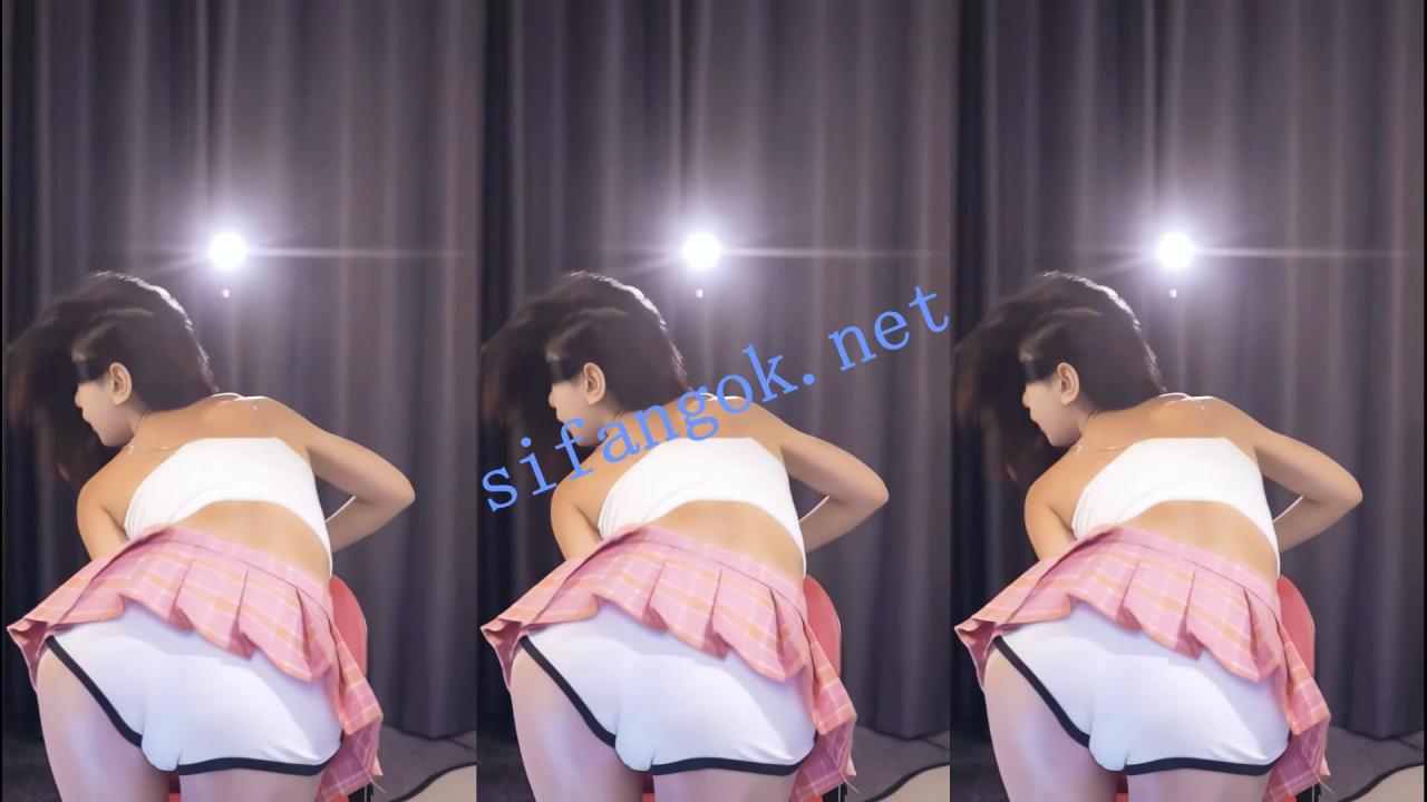 【虎牙】顾九卿 12月小号极限擦边 无痕内裤勒出鲍鱼形状 2 【虎牙】顾九卿 12月小号极限擦边 无痕内裤勒出鲍鱼形状 2