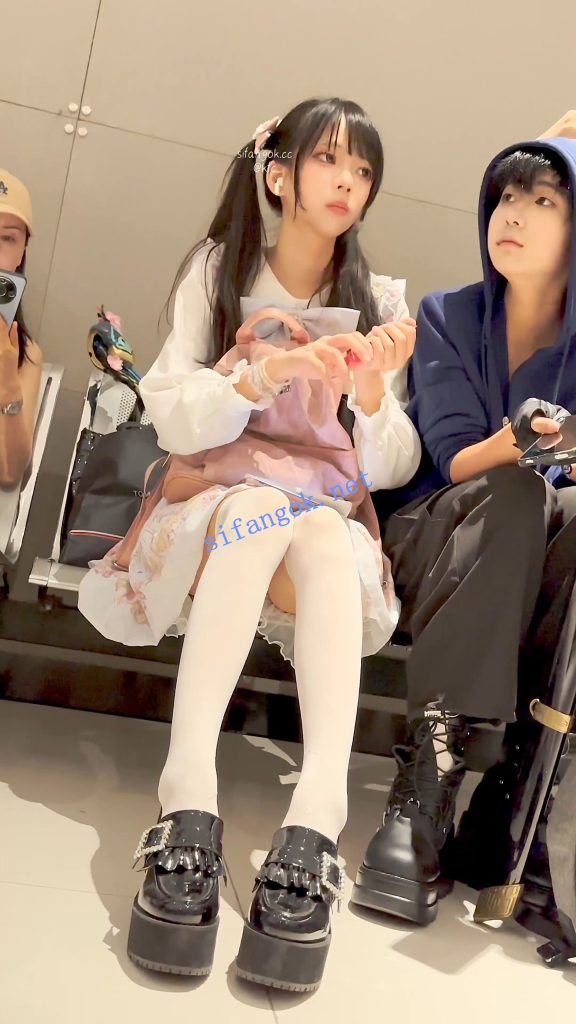 【KFC】超美的双马尾萝莉逛街·甜妹风白色过膝袜白内前后CD【1V】【457M】 1 【KFC】超美的双马尾萝莉逛街·甜妹风白色过膝袜白内前后CD【1V】【457M】 1