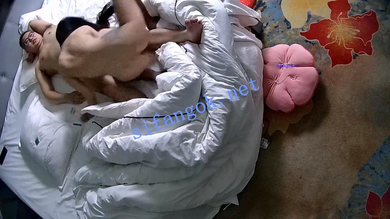 ⭐酒店偷拍:黑丝少妇穿个黑丝袜全身发浪求操穴 3 ⭐酒店偷拍:黑丝少妇穿个黑丝袜全身发浪求操穴 3