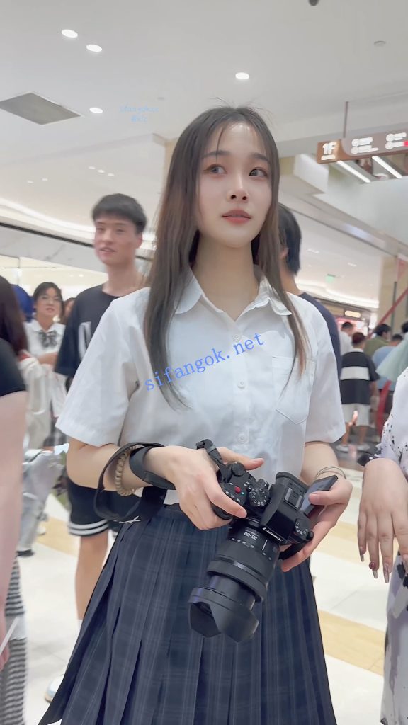 【KFC】JK制服摄影师·翘起屁股专注拍摄·粉色窄内也在被我拍【1V】【1.46G】 1 【KFC】JK制服摄影师·翘起屁股专注拍摄·粉色窄内也在被我拍【1V】【1.46G】 1