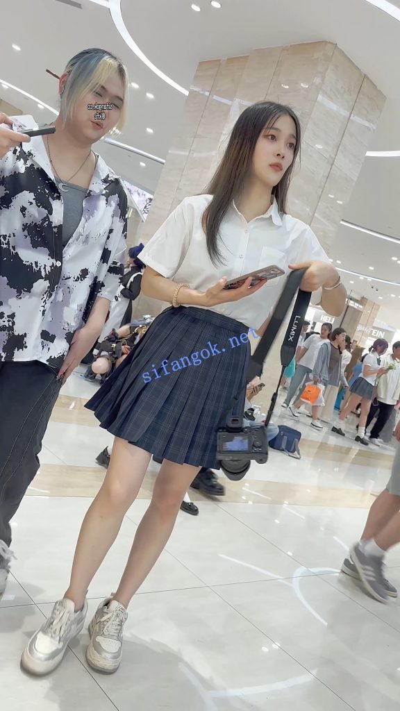 【KFC】JK制服摄影师·翘起屁股专注拍摄·粉色窄内也在被我拍【1V】【1.46G】 5 【KFC】JK制服摄影师·翘起屁股专注拍摄·粉色窄内也在被我拍【1V】【1.46G】 5