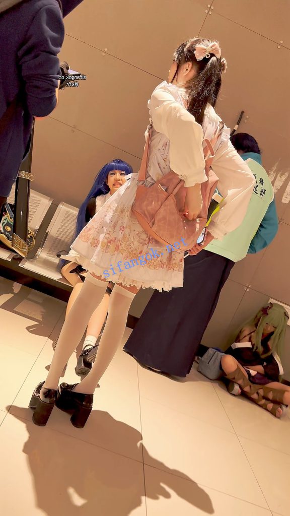 【KFC】超美的双马尾萝莉逛街·甜妹风白色过膝袜白内前后CD【1V】【457M】 5 【KFC】超美的双马尾萝莉逛街·甜妹风白色过膝袜白内前后CD【1V】【457M】 5