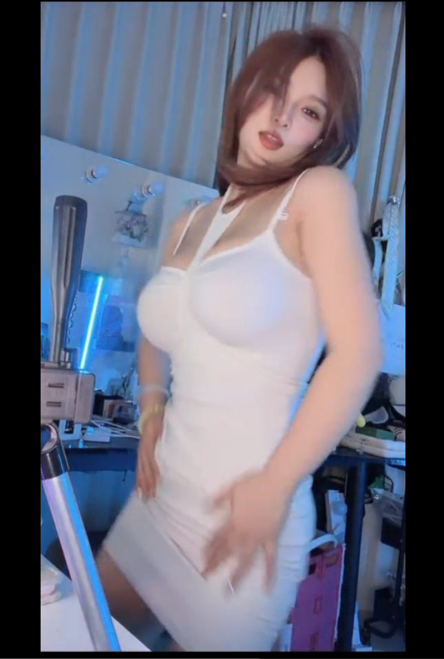 【快手巨乳】林露露 百万粉丝私密房直播热舞抖奶抖臀福利 6