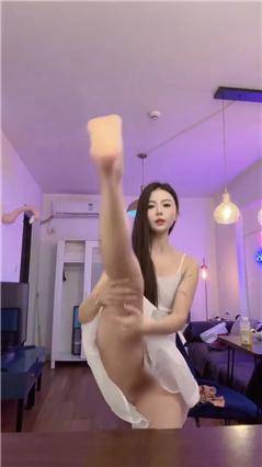 推特极品模特【Lucky girs】抖音风裸舞 自慰啪啪 超美秀翻了 55