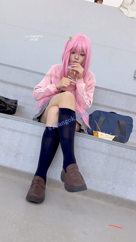 【KFC】超萌JK学生妹COSER·呆萌可爱眼神·短裙下穿了骚窄内【1V】【1.49G】 9 【KFC】超萌JK学生妹COSER·呆萌可爱眼神·短裙下穿了骚窄内【1V】【1.49G】 9