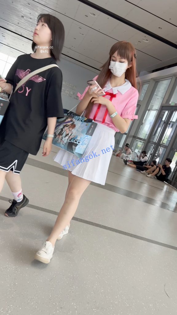 【KFC】短裙学生妹和闺蜜逛街·身材高挑·肉色丝袜灰色窄内【1V】【1.25G】 10 【KFC】短裙学生妹和闺蜜逛街·身材高挑·肉色丝袜灰色窄内【1V】【1.25G】 10