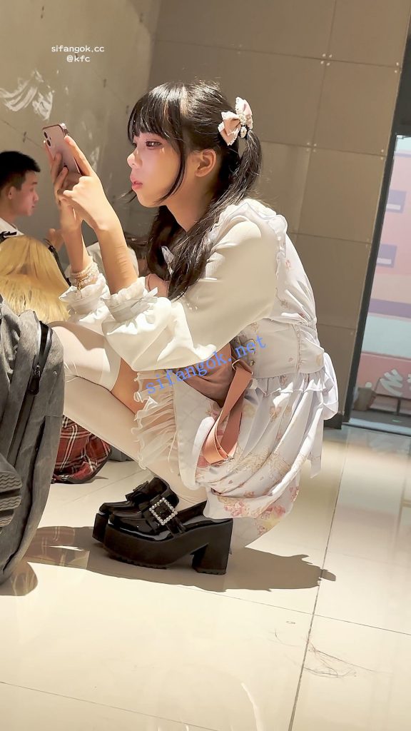 【KFC】超美的双马尾萝莉逛街·甜妹风白色过膝袜白内前后CD【1V】【457M】 11 【KFC】超美的双马尾萝莉逛街·甜妹风白色过膝袜白内前后CD【1V】【457M】 11