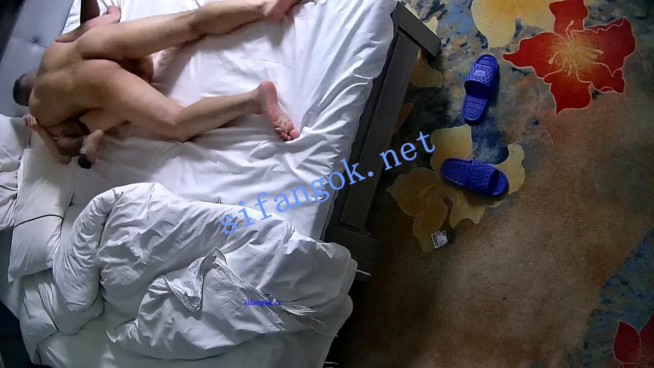 ⭐酒店偷拍:黑丝少妇穿个黑丝袜全身发浪求操穴 6 ⭐酒店偷拍:黑丝少妇穿个黑丝袜全身发浪求操穴 6