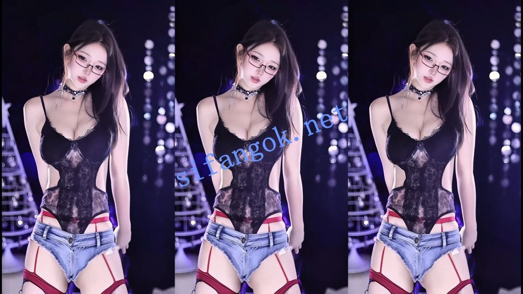 【小心心】猫猫 小美女三角牛仔裤比内裤还短，酷酷擦边【3V】【382M】 6