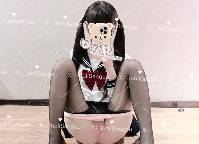 小雯宝宝(幼凛) – 新作 【完整版】【8月订阅】12分钟 Cos_【草莓洛丽塔+黑丝女儿服】【17P2V-173MB】 4