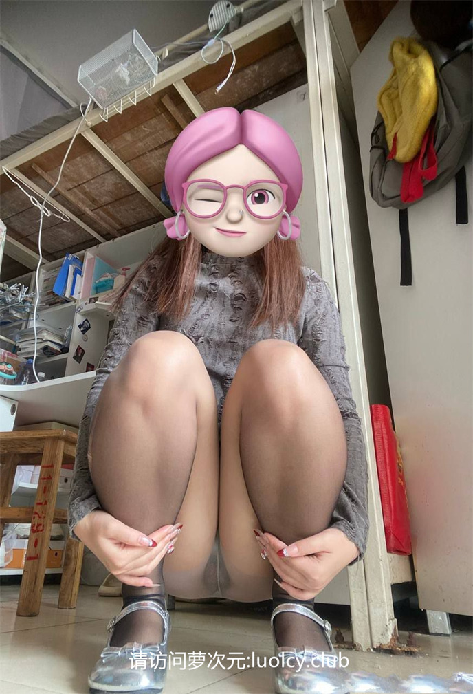 一人偶 – 女大宿舍开裆丝袜展示 【68P30V-711MB】 6