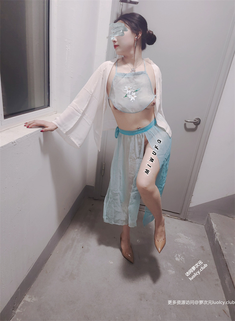 谜雾夫妻 – [福利订阅] 56分钟 巨乳大奶淫妻户外露出调教私拍福利 [133P47V-1.53G] 13