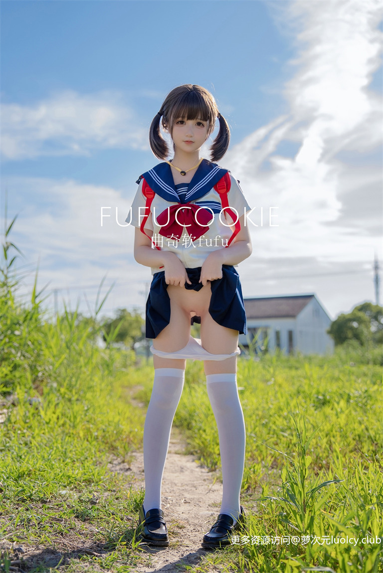 曲奇软fufu – 新作 学生妹放学露出 [51P1V-156MB] 10