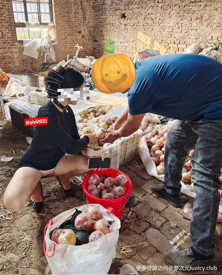 骚妻依依 – 【福利订阅】56分钟 顶级人妻户外露出勾引老头福利订阅 【405PnV-1.54G】 2