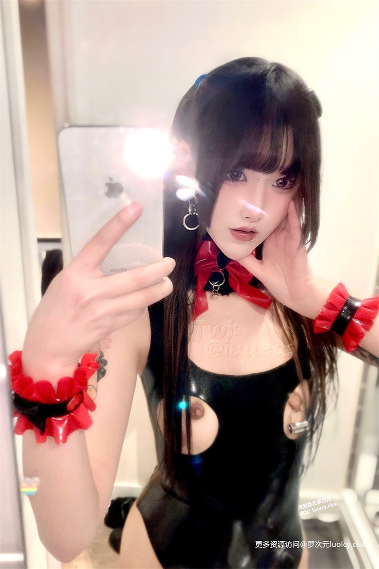 不得惹@iuueas – 【520门槛】1.04小时 穿环白虎萝莉私拍福利合集 【76P86V-2.86G】 3