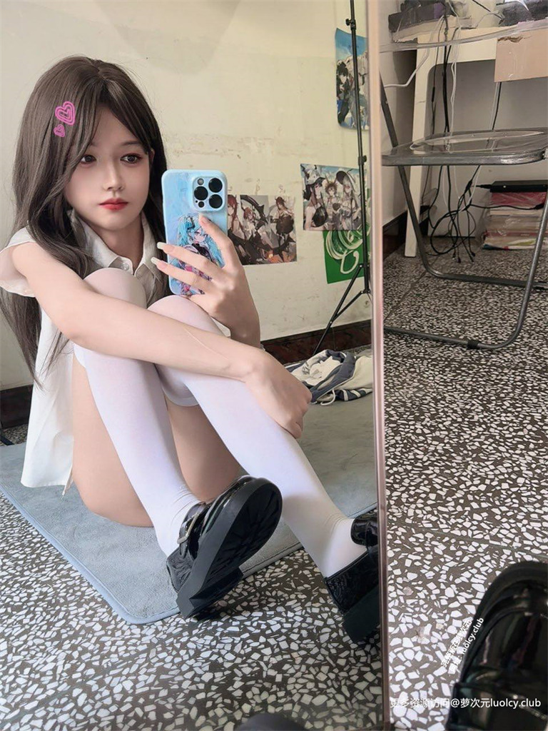 甜崽小千@odelia21360 – [200门槛] 7分钟 顶级贫乳白虎萝莉 [91P5V-552MB] 2